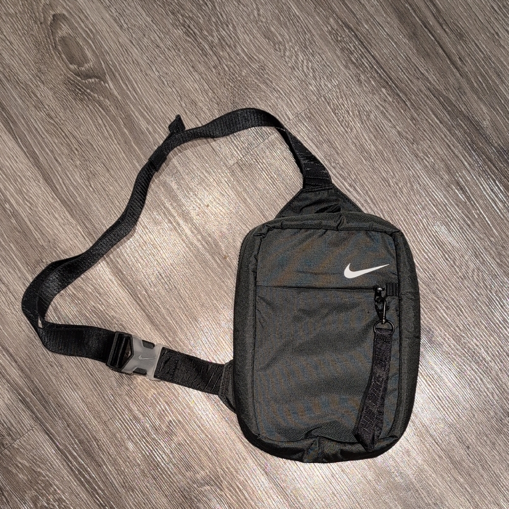 Nike Black Crossbody/Sling Bag